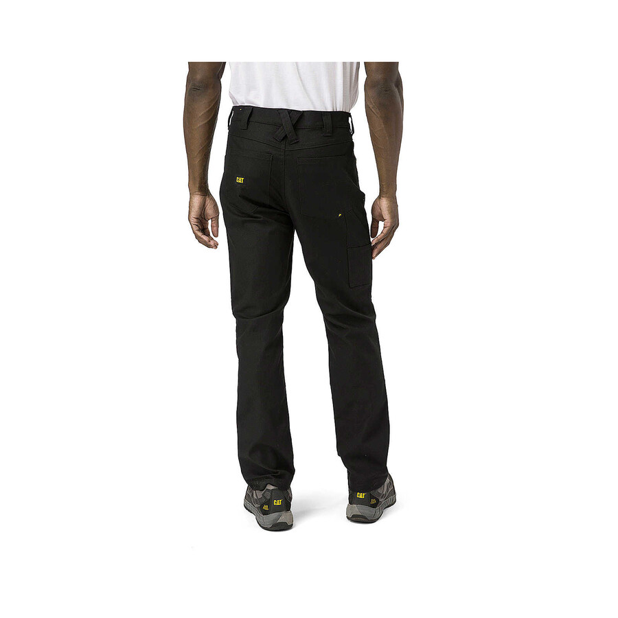 calça utilitária masculina de corte reto com tecido stretch na parte frontal dupla.