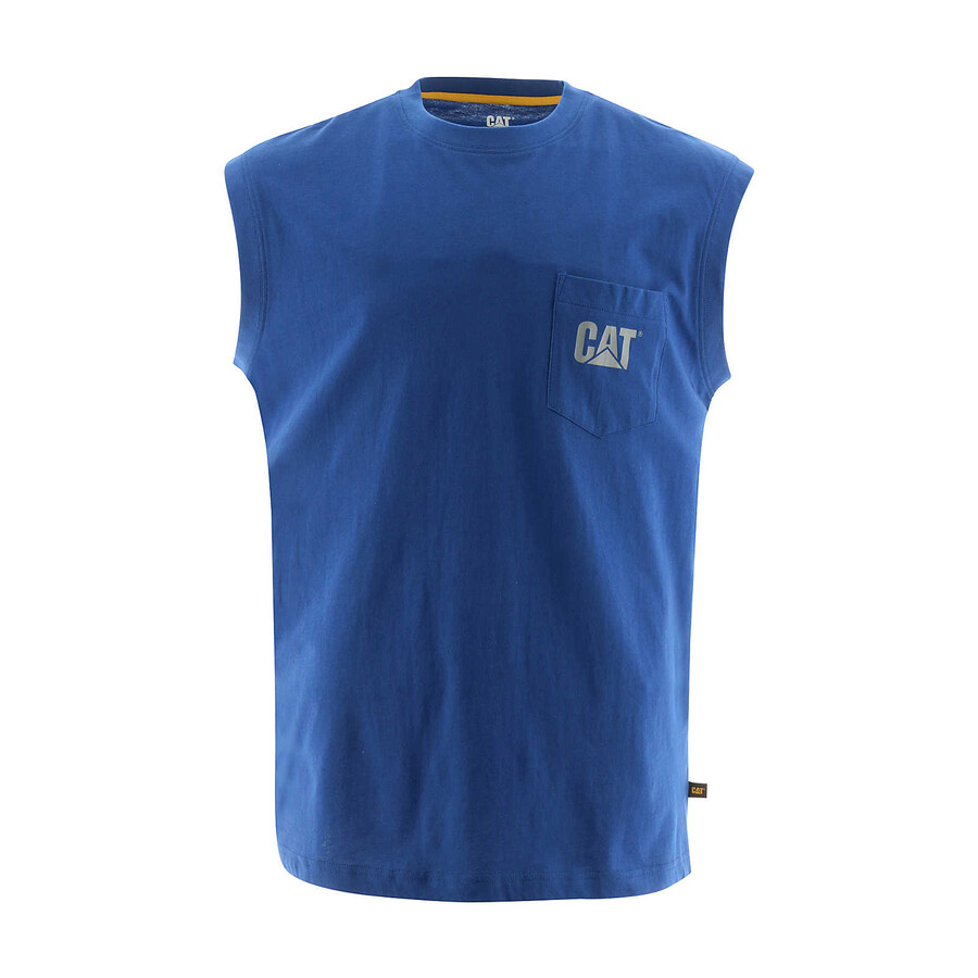 camiseta regata masculina com bolso e estampa da marca.