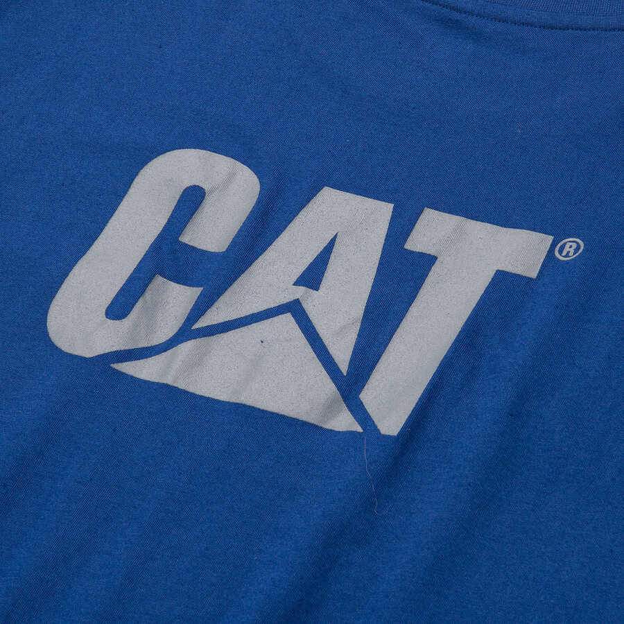 camiseta regata masculina com bolso e estampa da marca.