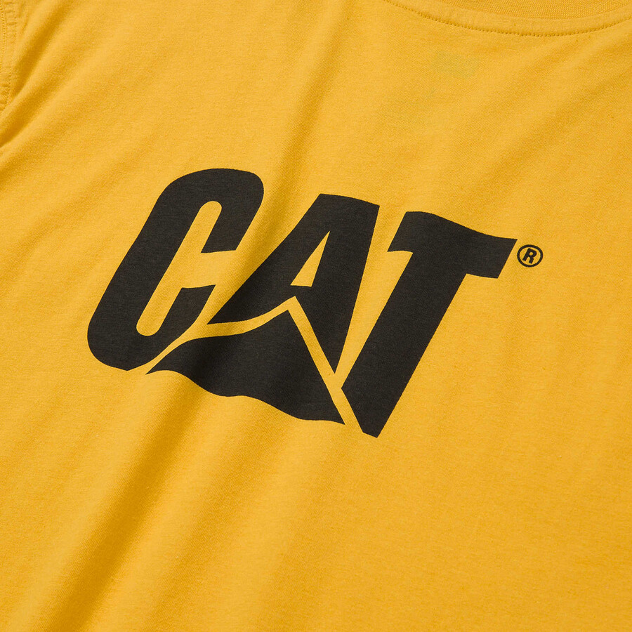 camiseta regata masculina com bolso e estampa da marca.