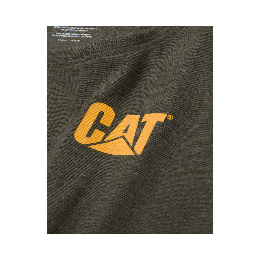 camiseta feminina com a marca registrada