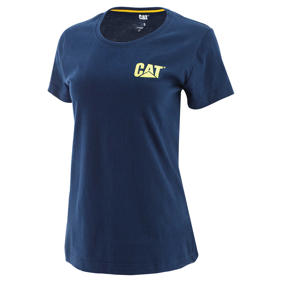 camiseta feminina com a marca registrada